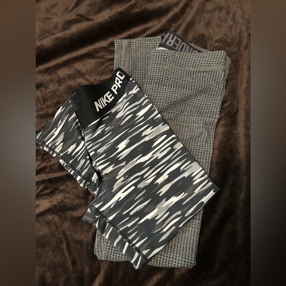 2 pair of Nike & Under Armor leggings size small